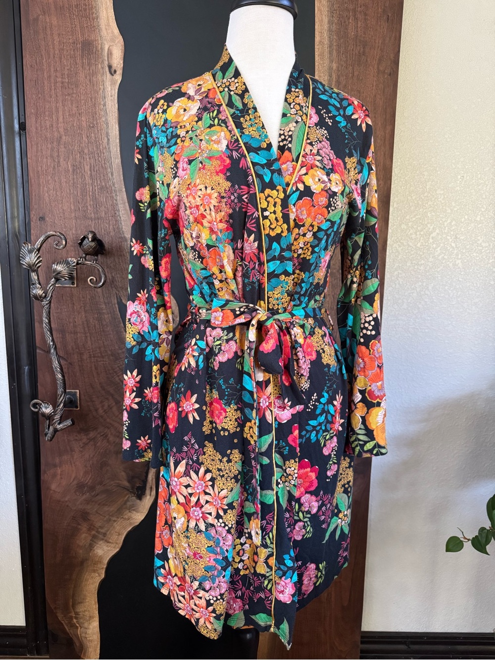 Johnny Was Floral Wrap Sleep Robe - Medium
